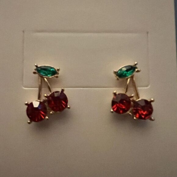 🍒 Betsey Johnson stunning & sweet cherry earrings 🍒 - Picture 2 of 7